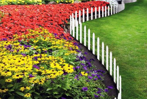 Палисадник из евроштакетника. Аспекты строительства забора из металлического штакетника