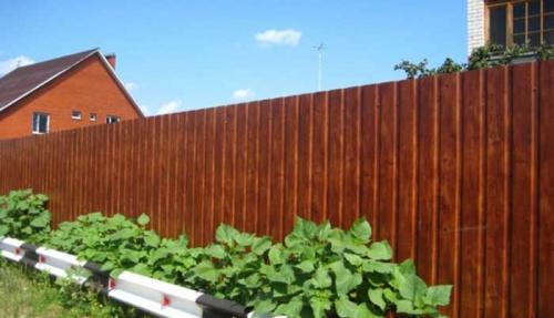 Палисадник из металла. Металлический забор