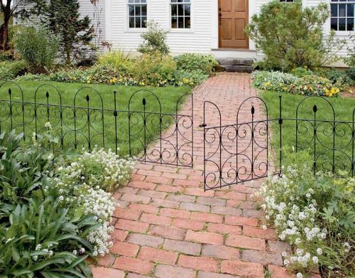 Палисадник из металла. Металлический забор