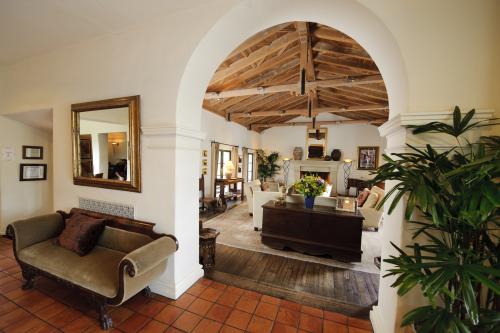 Углы арки чем отделать. Виды уголков для арочных конструкций 12 Углы арки чем отделать. Виды уголков для арочных конструкций 12