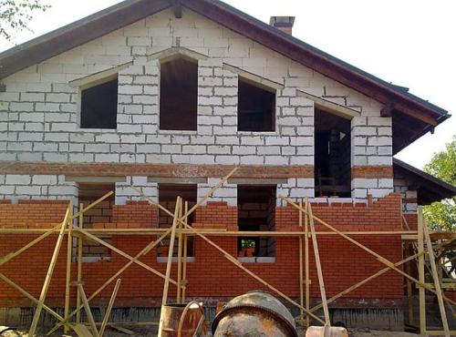 Обкладка облицовочным кирпичом газобетона. Как правильно обложить дом из газобетона облицовочным кирпичом