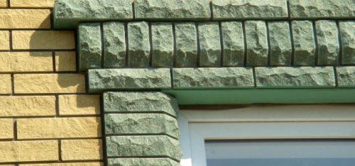 Обкладка оконных проемов облицовочным кирпичом