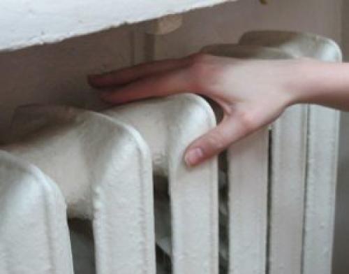 Если дали отопление, а батарея холодная. Причины холодных радиаторов