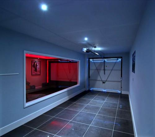 Гараж сверху дом. Гараж в частном доме: все за и против (120 фото). Варианты эффективной планировки дома с гаражом