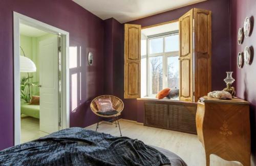 Плинтус и двери разных цветов. Част.  Как выбрать плинтусы для пола по цвету