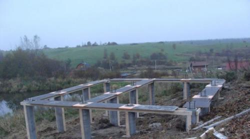 Проекты домов с цокольным этажом на склоне. Фундамент на склоне: подбор и монтаж подходящего типа основания