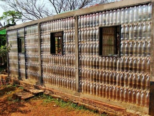 Стена из пластиковых бутылок своими руками. Интересные идеи — строим стены из бутылок