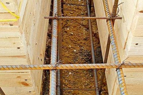 Расчет доски для опалубки. Калькулятор расчета количества досок для опалубки ленточного фундамента