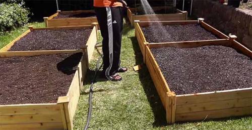 Сделать грядки. Как сделать высокие грядки своими руками.