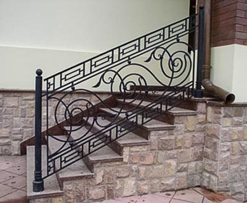 Лестница с улицы в дом своими руками. Предназначение уличных лестниц