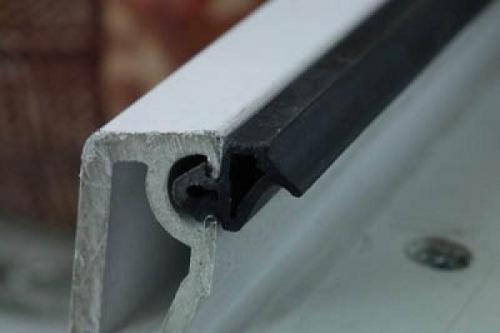 Прокладки для окон. Как выбрать и заменить уплотнитель на пластиковых окнах 01 Прокладки для окон. Как выбрать и заменить уплотнитель на пластиковых окнах 01