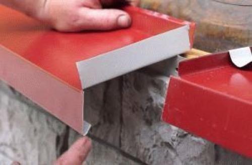 Установка отливов в деревянном доме. Монтаж отлива на цоколь деревянного дома своими руками