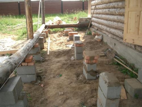 Общий фундамент для дома и террасы. Можно ли ставить веранду и дом на разный тип фундамента?