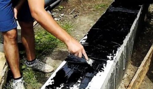 Обмазка горячим битумом за 2 раза. Какие бывают виды битума