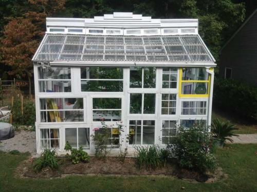 Теплица из старых оконных рам своими руками. Особенности теплиц из старых деревянных рам 01