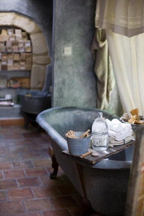 Где должны висеть мочалки в ванной. 15 советов по компактному хранению вещей в ванной в закладки 3