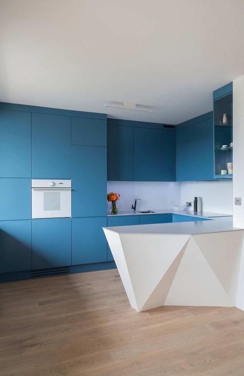 Дизайн очень маленькой кухни. Сочетание цветов в интерьере маленькой кухни