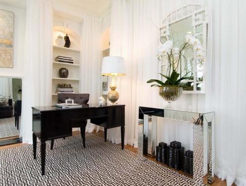 Неровные стены в интерьере. Как скрыть неровность стен