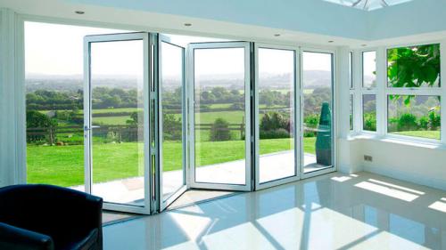 Дом с панорамными окнами своими руками. Дом с панорамными окнами: особенности и основные виды остекления