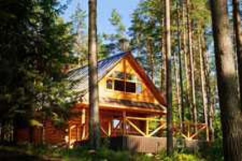 Как спрятать вертикальные трубы отопления. Как спрятать трубы отопления в частном доме