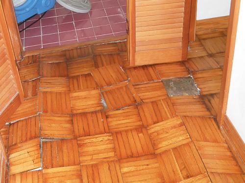 Затопило паркет, что делать. Что делать, если вздулся паркет от воды — есть решение