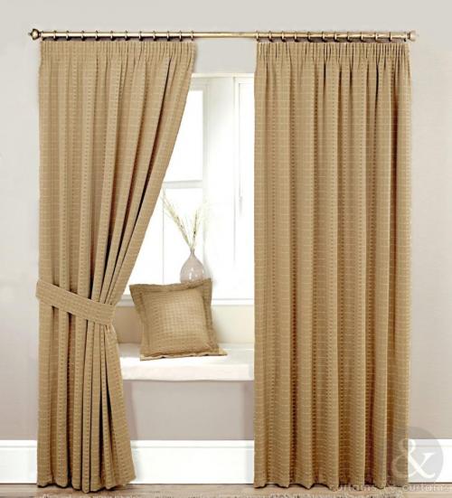 Спальня с зелеными шторами. Позитивные и свежие зеленые шторы в спальне. Фото 15 Спальня с зелеными шторами. Позитивные и свежие зеленые шторы в спальне. Фото 15