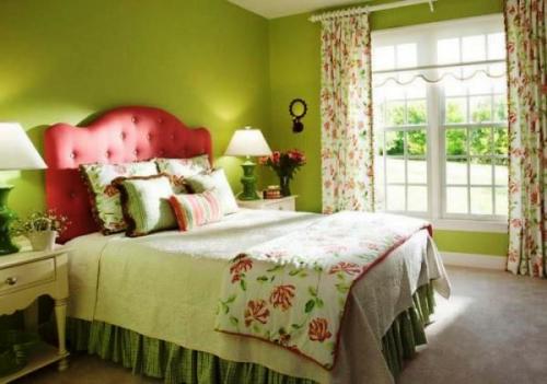 Шторы для спальни в зеленом цвете. Шторы и освещение
