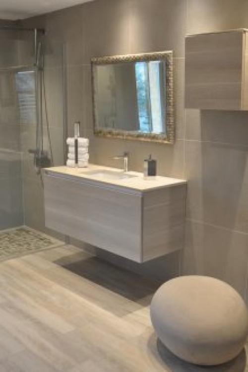 Дизайн душевой кабины без поддона. Плюсы