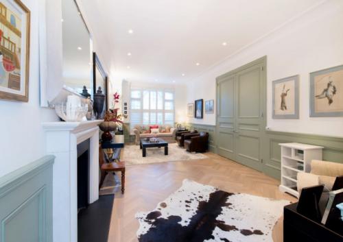 Сочетание пола и дверей в интерьере. Какого цвета ставить двери: в тон полу или нет 16