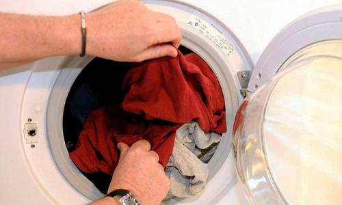 На что ставить стиральную машину. Как правильно выровнять стиральную машину по уровню