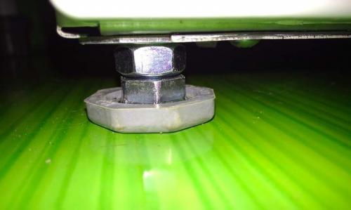 На что ставить стиральную машину. Как правильно выровнять стиральную машину по уровню