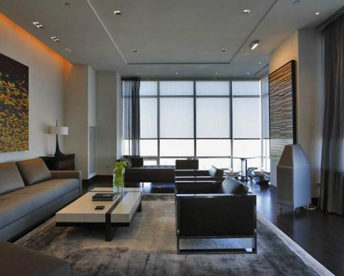 Окна в стиле хай тек. Мебель и декор