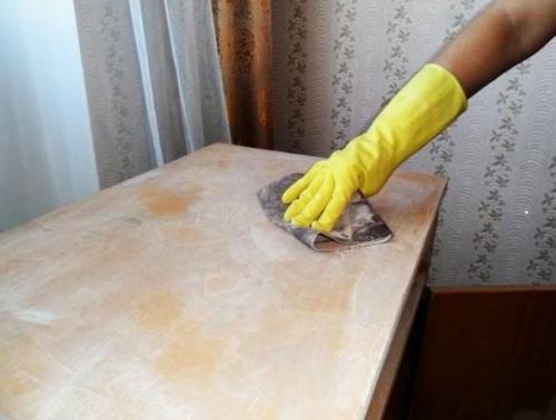 Как обновить старые полки для книг. Реставрация полки