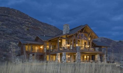 Стиль шале в интерьере загородного дома. Отделка фасадов