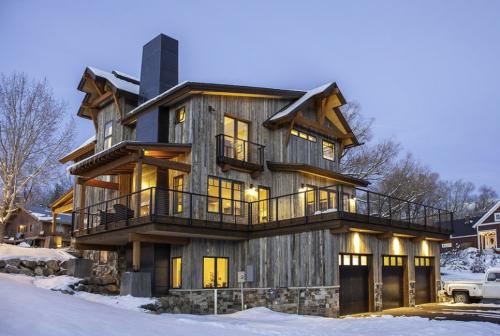 Стиль шале в интерьере загородного дома. Отделка фасадов