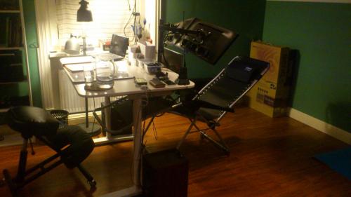 Как обустроить рабочее место за компьютером. Трансформируем рабочее место в лежачее за 200$