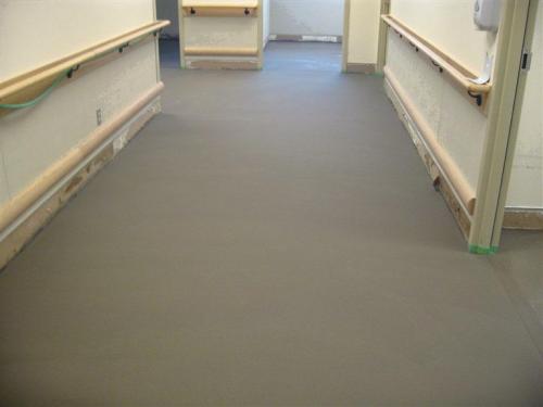 Как выровнять небольшие неровности пола. Как сгладить небольшие неровности пола: самый легкий способ