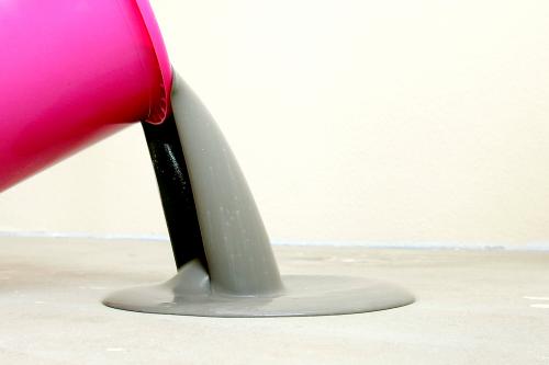 Выравнивание пола под ламинат плиточным клеем. Выравнивание