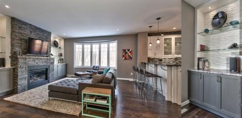 Двухэтажные дома внутри. Частные загородные коттеджи в современном стиле