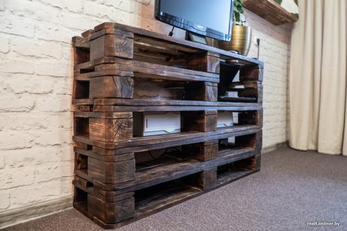 Квартира в стиле лофт своими руками. Стойки, как в Jysk и кровать из поддонов