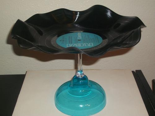 Пластинки виниловые в интерьере. 7 интерьерных обновок которые можно сделать из старых виниловых пластинок