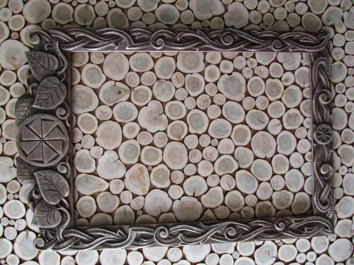 Чем обработать спил дерева для декора. Спилы дерева в отделке стен дома