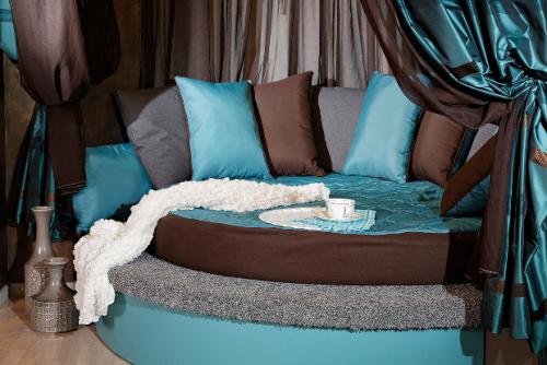 Размеры декоративных подушек. Декоративные подушки, которые выглядят плохо и скучно