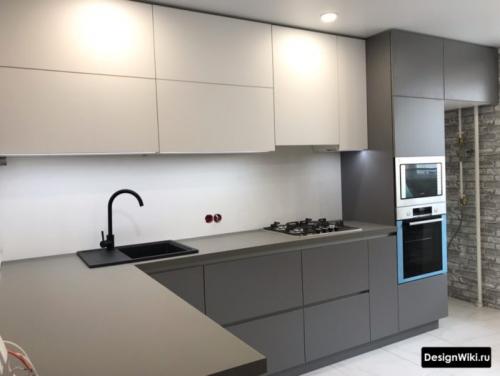 Кухонный гарнитур до потолка. Кухонные гарнитуры со шкафами от самого верха 05 Кухонный гарнитур до потолка. Кухонные гарнитуры со шкафами от самого верха 05