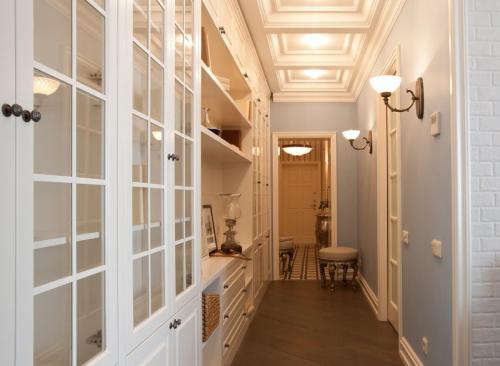 Современный коридор. Дизайн и функциональность проходного пространства