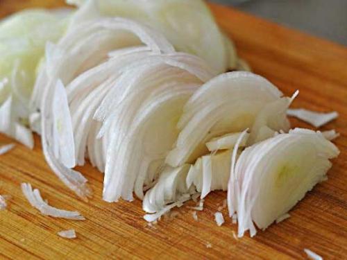 Как правильно приготовить печенку. Говяжья печень, приготовленная с морковью и луком в подливке