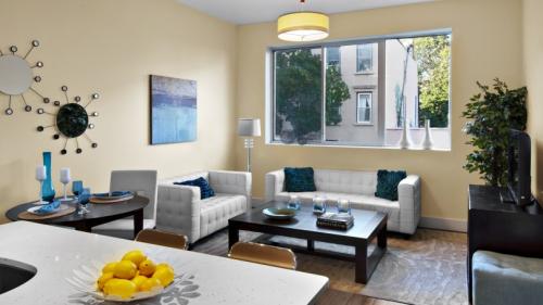 С чего начать ремонт в комнате своими руками. Ремонт комнаты своими руками: подготовка комнаты к ремонту, основные этапы ремонта, обустройство и декорирование. Детальное руководство для начинающих