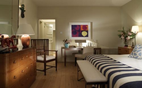 С чего начать ремонт в комнате своими руками. Ремонт комнаты своими руками: подготовка комнаты к ремонту, основные этапы ремонта, обустройство и декорирование. Детальное руководство для начинающих