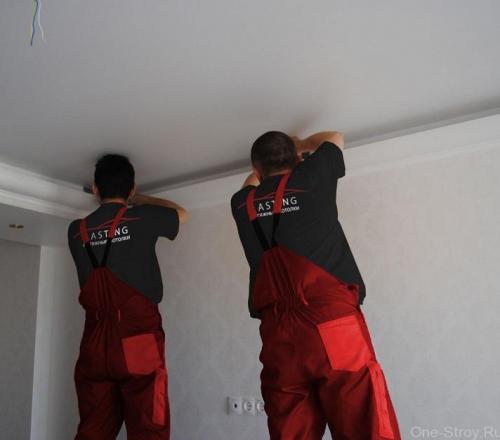 Может ли под натяжным потолком скапливаться конденсат. Почему появляется конденсат на натяжных потолках?