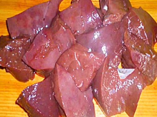 Как правильно приготовить печенку. Говяжья печень, приготовленная с морковью и луком в подливке